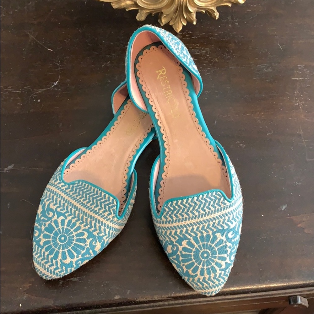 Restricted teal flats